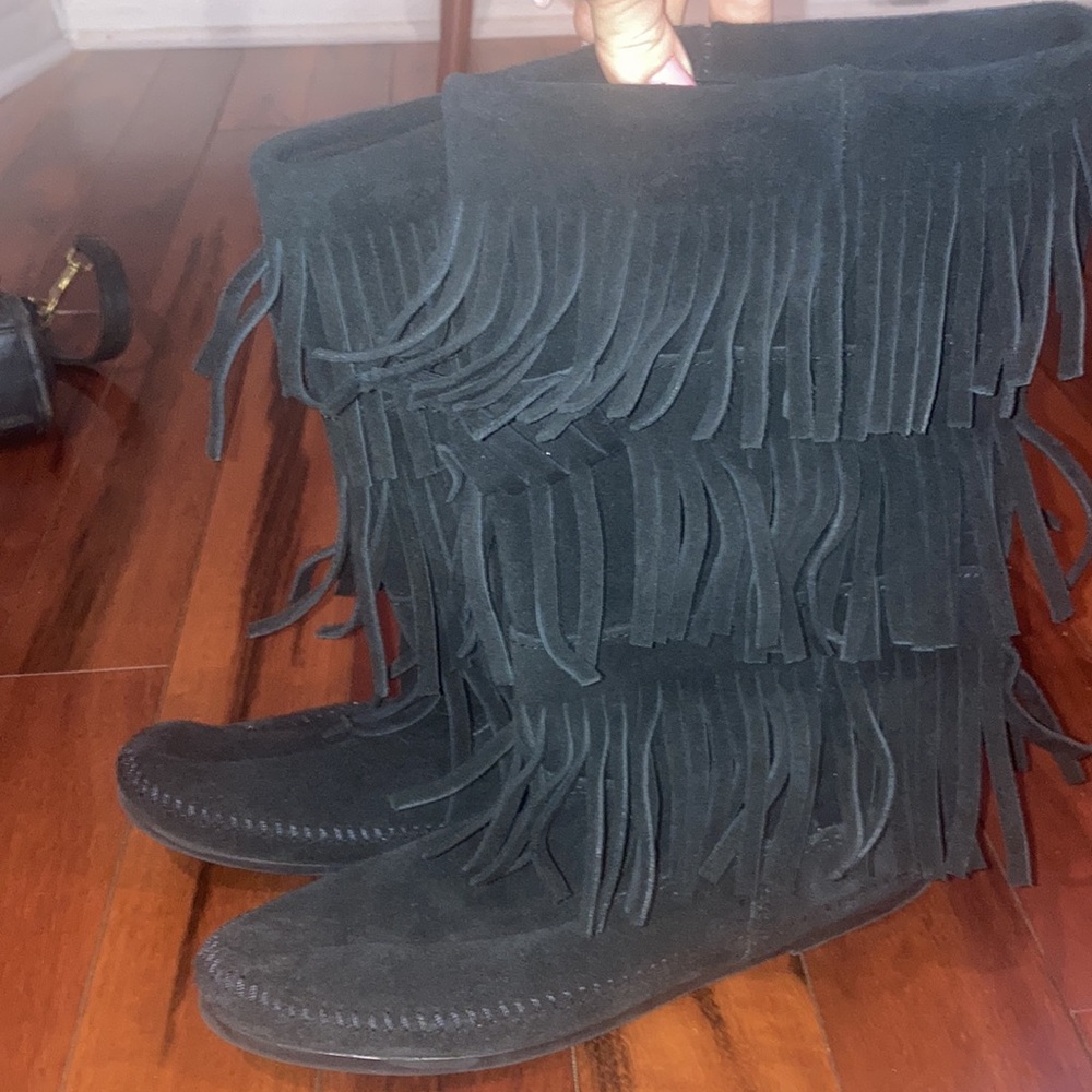 Minnetonka three tier fringe boots, like new. Size 10.